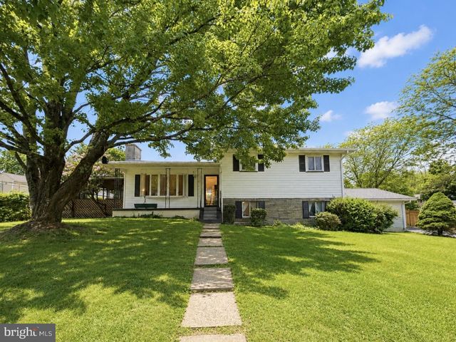 407 COLONIAL DR, Stroudsburg, PA 18360