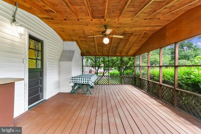 407 COLONIAL DR, Stroudsburg, PA 18360