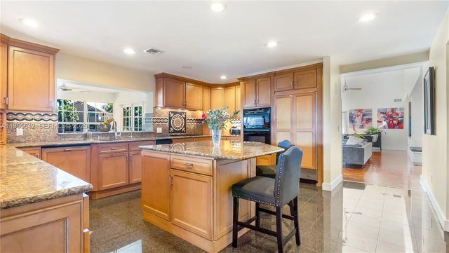 10110 SW 3rd St, Plantation, FL 33324