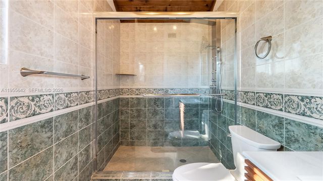 10110 SW 3rd St, Plantation, FL 33324