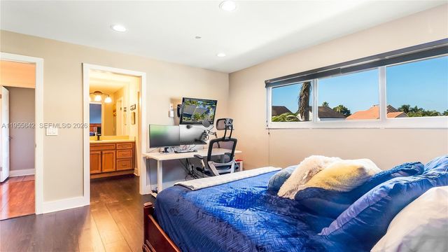 10110 SW 3rd St, Plantation, FL 33324