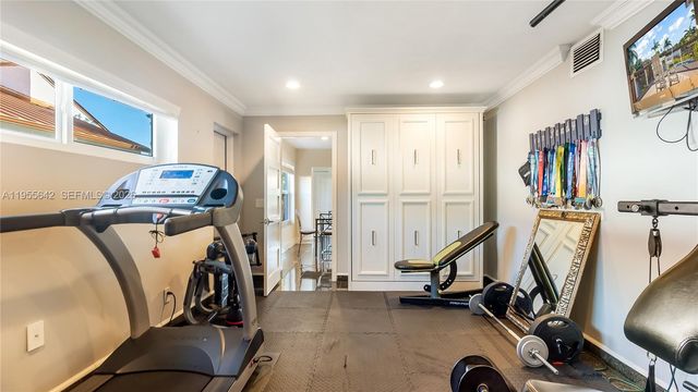 10110 SW 3rd St, Plantation, FL 33324