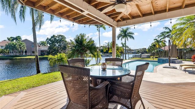 10110 SW 3rd St, Plantation, FL 33324