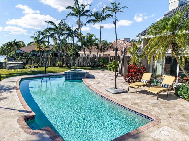 10110 SW 3rd St, Plantation, FL 33324