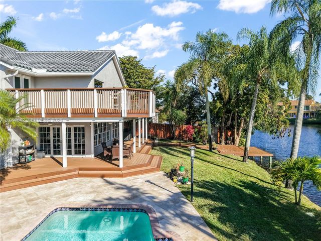 10110 SW 3rd St, Plantation, FL 33324