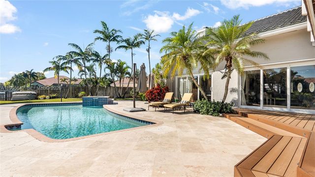 10110 SW 3rd St, Plantation, FL 33324