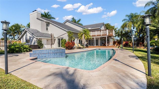 10110 SW 3rd St, Plantation, FL 33324