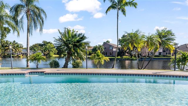 10110 SW 3rd St, Plantation, FL 33324