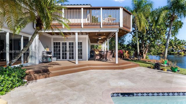 10110 SW 3rd St, Plantation, FL 33324