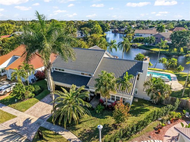 10110 SW 3rd St, Plantation, FL 33324