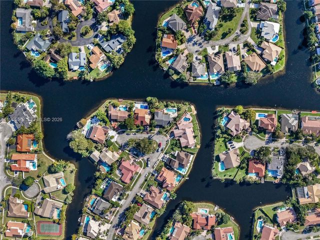 10110 SW 3rd St, Plantation, FL 33324