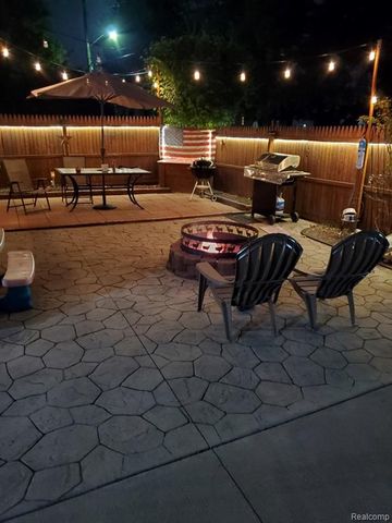 4216 Syracuse Street, Dearborn Heights, MI 48125