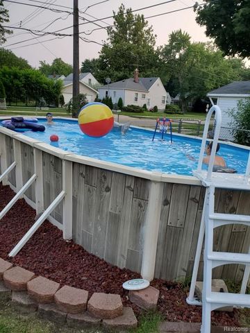 4216 Syracuse Street, Dearborn Heights, MI 48125