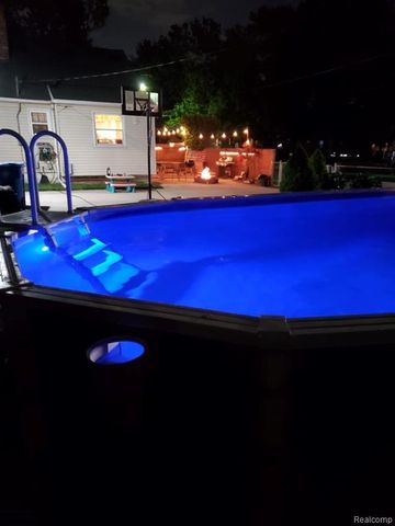 4216 Syracuse Street, Dearborn Heights, MI 48125