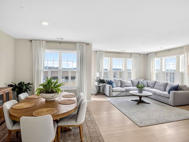 4206 Peters Farm Way 206, Westborough, MA 01581