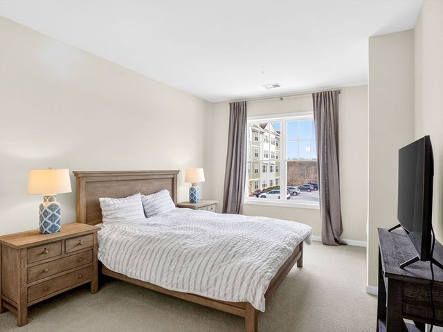 4206 Peters Farm Way 206, Westborough, MA 01581