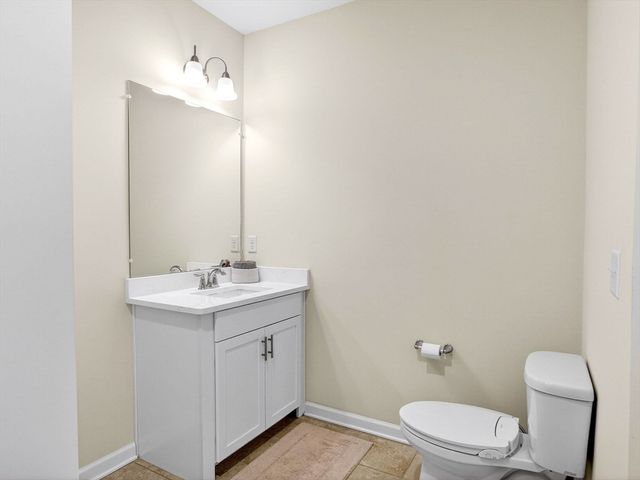 4206 Peters Farm Way 206, Westborough, MA 01581