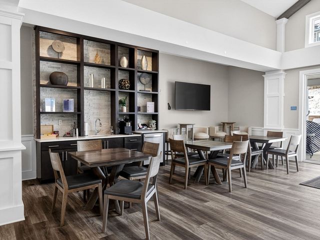 4206 Peters Farm Way 206, Westborough, MA 01581