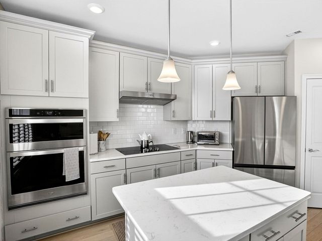 4206 Peters Farm Way 206, Westborough, MA 01581