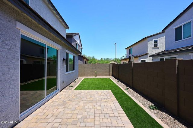 2442 W ROWEL Road, Phoenix, AZ 85085