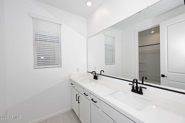 2442 W ROWEL Road, Phoenix, AZ 85085