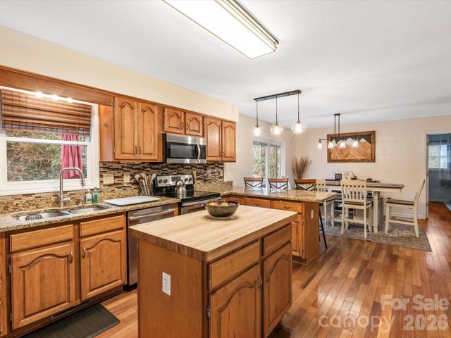 26 Morrow Drive, Fairview, NC 28730