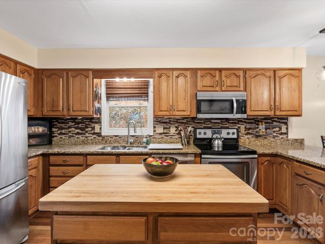 26 Morrow Drive, Fairview, NC 28730