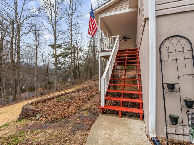 26 Morrow Drive, Fairview, NC 28730