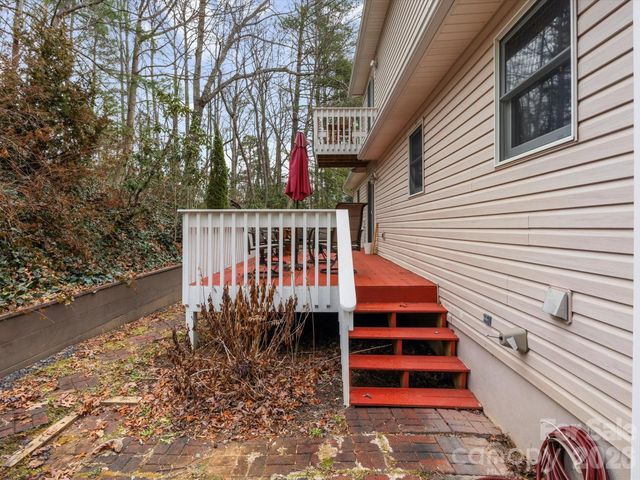 26 Morrow Drive, Fairview, NC 28730