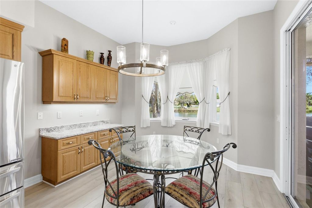 Image 15 of property listing at 6115 9TH AVENUE CIRCLE NE, Bradenton, FL 34212