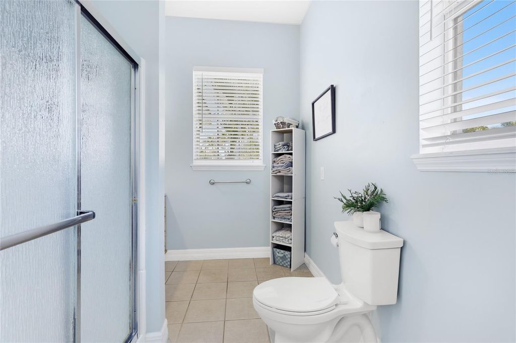 Image 25 of property listing at 6115 9TH AVENUE CIRCLE NE, Bradenton, FL 34212