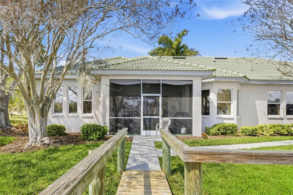 Image 38 of property listing at 6115 9TH AVENUE CIRCLE NE, Bradenton, FL 34212