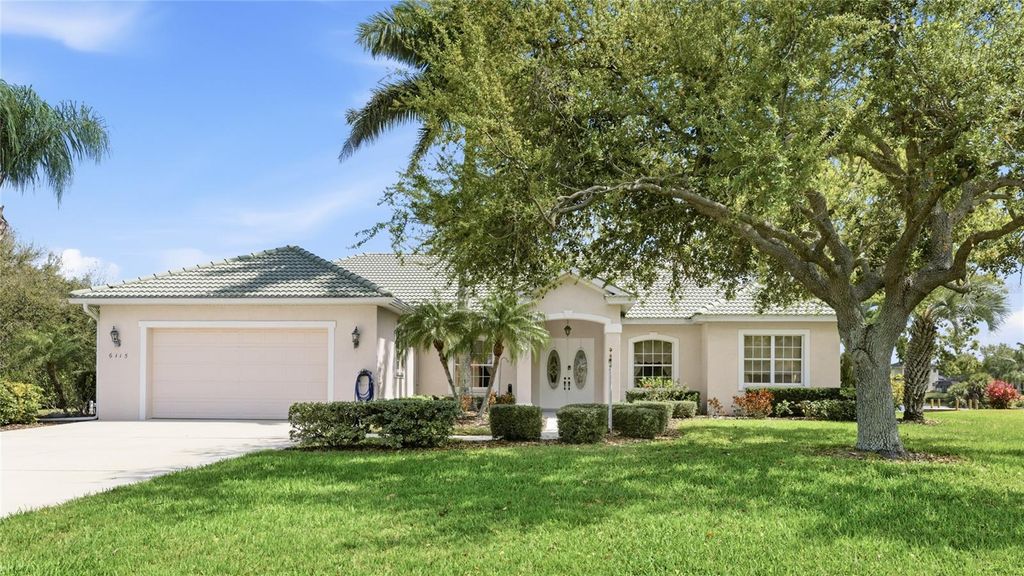 Image 46 of property listing at 6115 9TH AVENUE CIRCLE NE, Bradenton, FL 34212