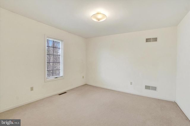 2729 SPARROW DR, York, PA 17408