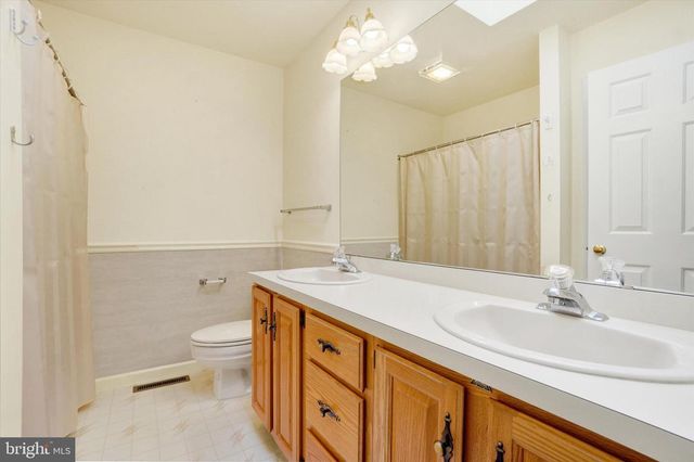 2729 SPARROW DR, York, PA 17408