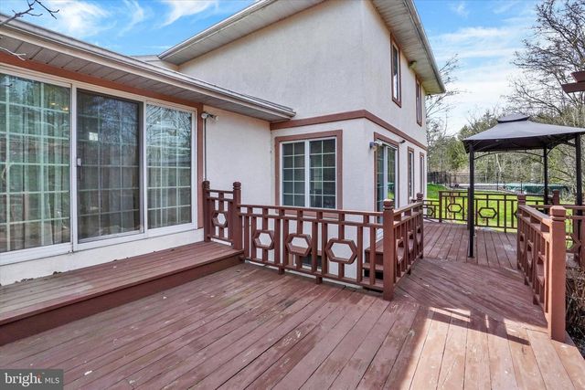 2729 SPARROW DR, York, PA 17408