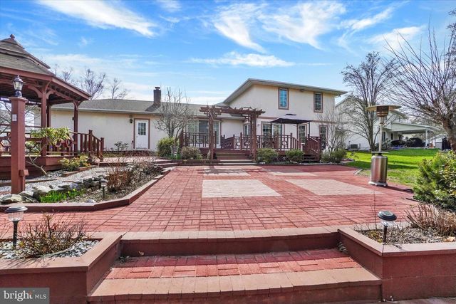 2729 SPARROW DR, York, PA 17408