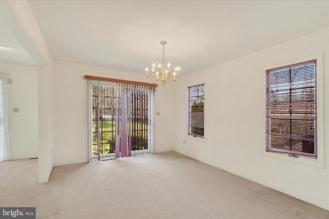 2729 SPARROW DR, York, PA 17408