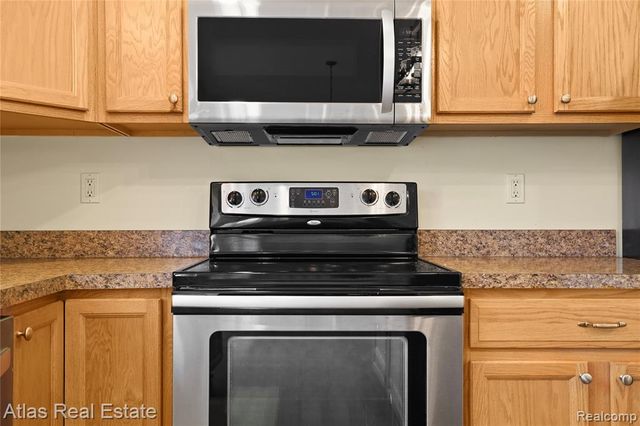 4028 Grand Oaks Court, Burton, MI 48519