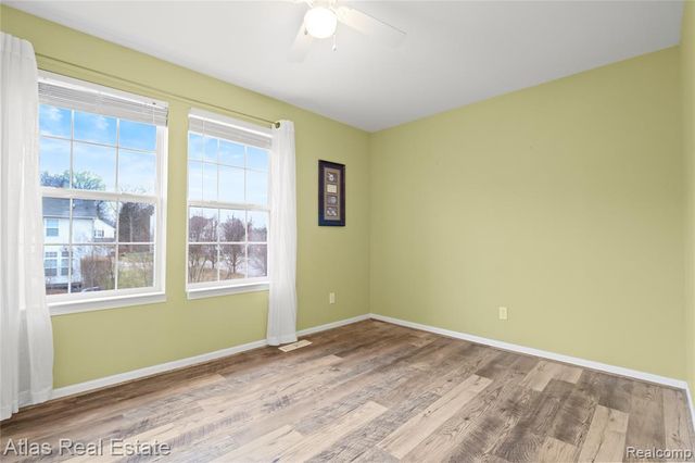 4028 Grand Oaks Court, Burton, MI 48519