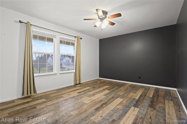 4028 Grand Oaks Court, Burton, MI 48519