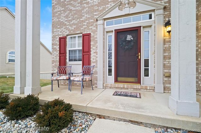 4028 Grand Oaks Court, Burton, MI 48519