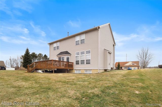 4028 Grand Oaks Court, Burton, MI 48519