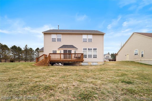 4028 Grand Oaks Court, Burton, MI 48519