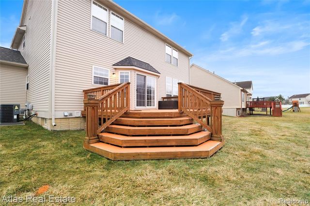 4028 Grand Oaks Court, Burton, MI 48519