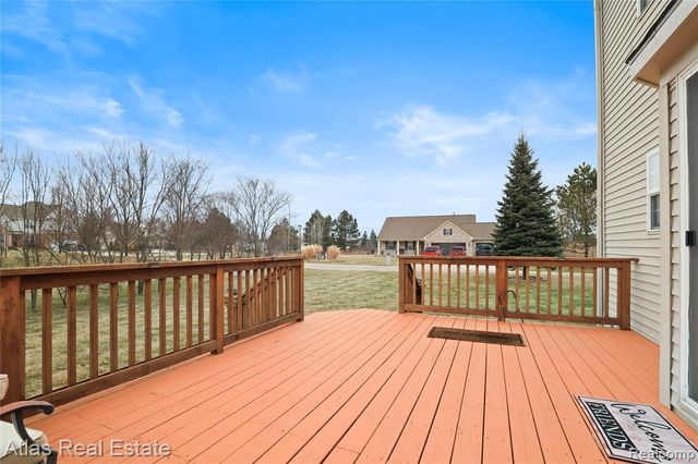 4028 Grand Oaks Court, Burton, MI 48519