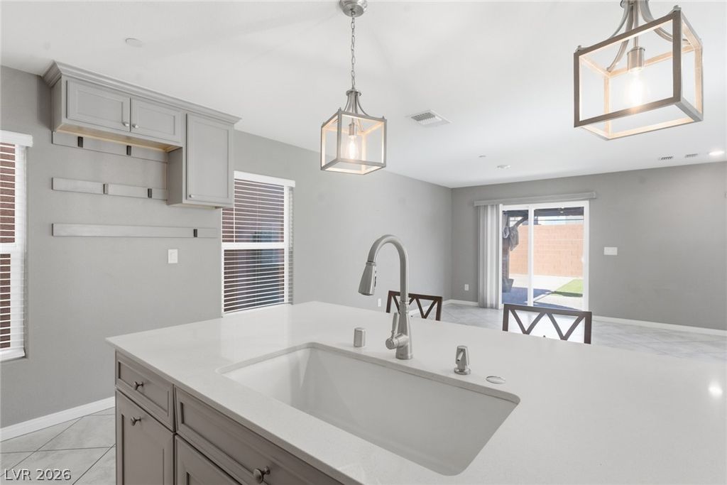 6530 Secret Grove Avenue, Las Vegas, NV 89130 — photo 2