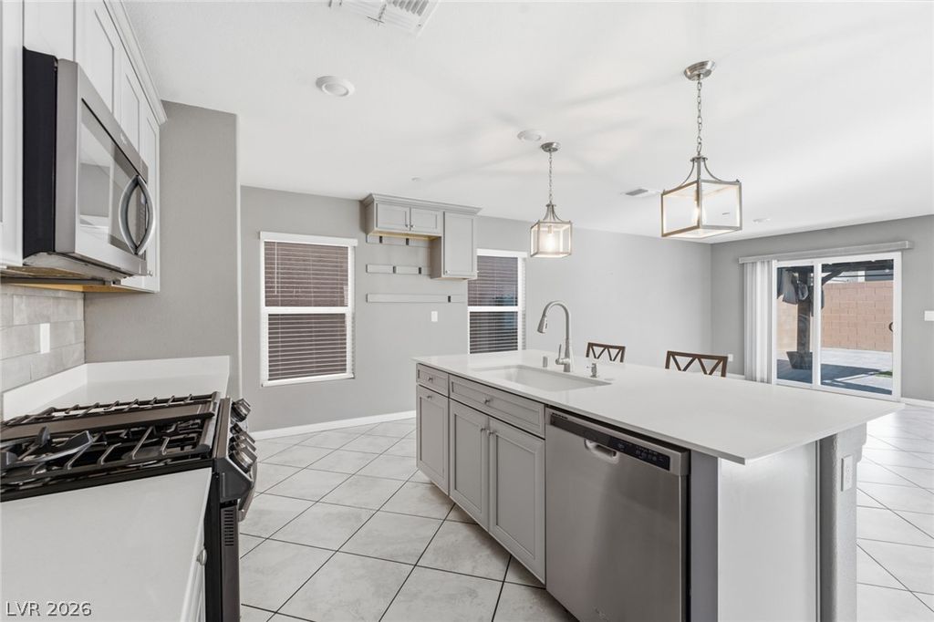 6530 Secret Grove Avenue, Las Vegas, NV 89130 — photo 4