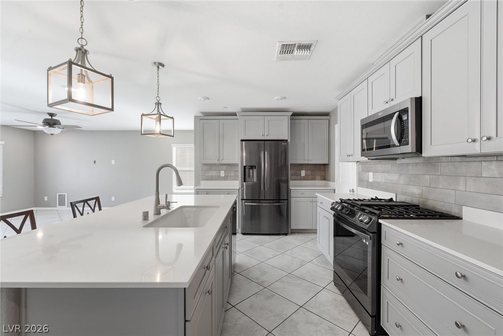 6530 Secret Grove Avenue, Las Vegas, NV 89130 — photo 5