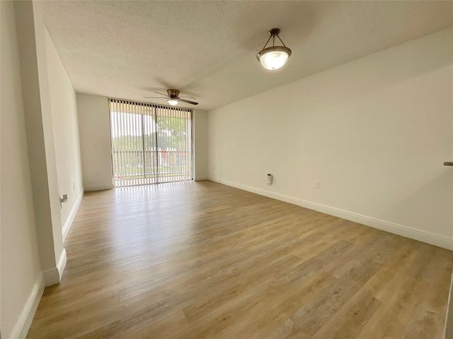 9517 Fontainebleau Boulevard 631-304, Miami, FL 33172